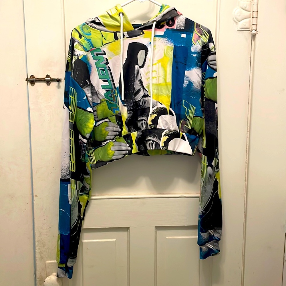 Printed crop hoodie